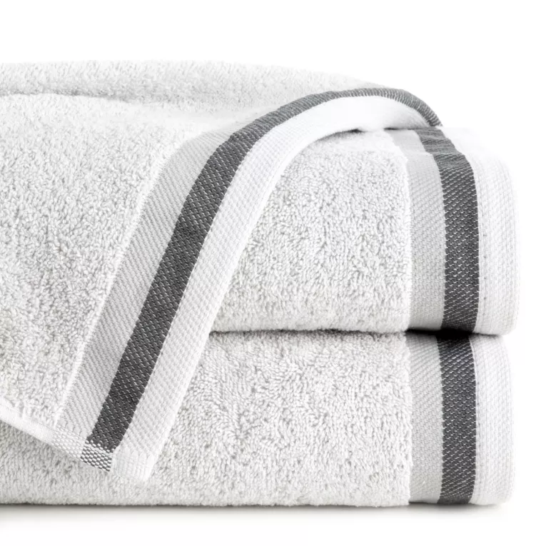 Ręcznik kąpielowy 50x90 cm bawełniany kolor jasnoszary z bordiurą w pasy 550 g/m2 NIKO