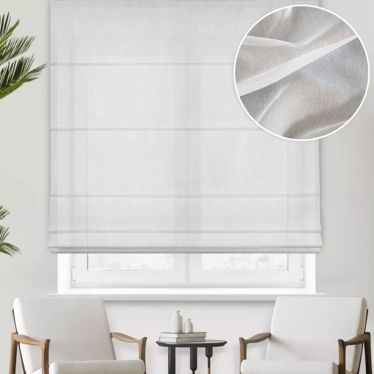 Roleta rzymska CAROLINA kremowa z miękkiej matowej tkaniny z efektem drobnego deszczyku, wykończona obciążnikiem