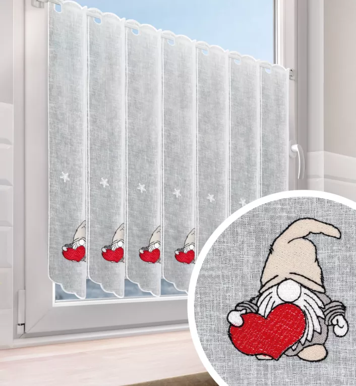 Tkanina firanowa zazdrostka z etaminy zdobiona świątecznym haftowanym skrzatem