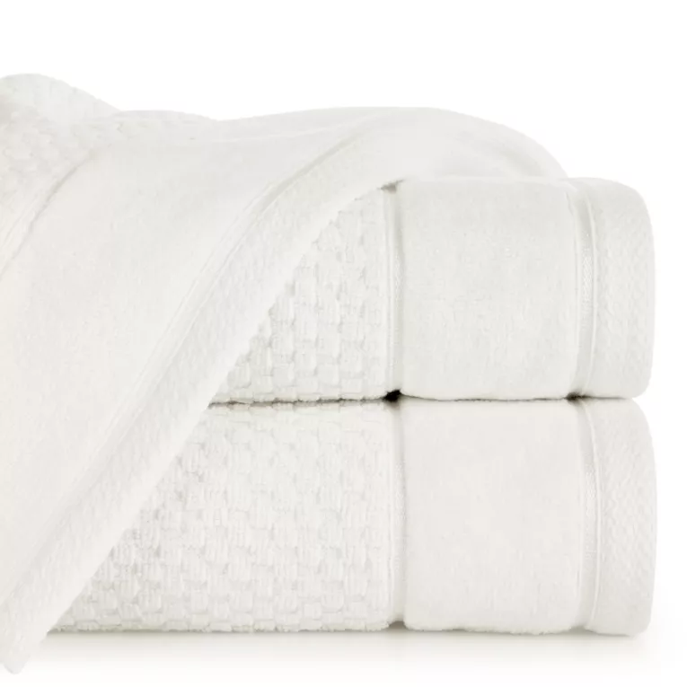 Ręcznik kąpielowy 50x90 cm bawełniany kolor kremowy o strukturze krateczki z szeroką welurową bordiurą 500 g/m2 FRIDA