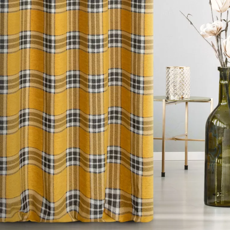 Zasłona szyta na flexach musztardowo naturalna z grubej, szenilowej tkaniny w elegancką kratę