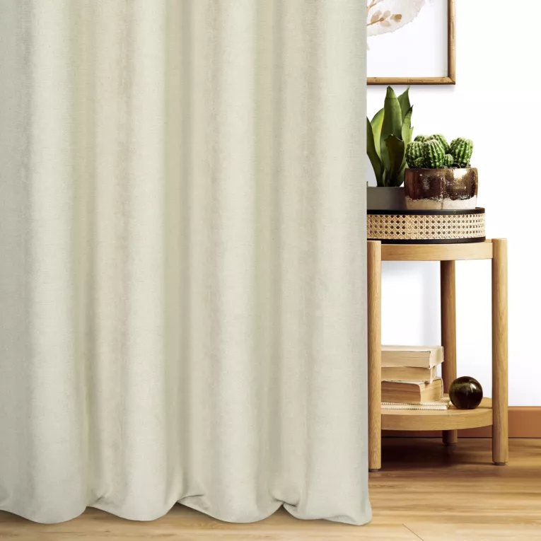 Zasłona szyta na taśmie 5 cm ciemnokremowa z miękkiej w dotyku tkaniny szenilowej