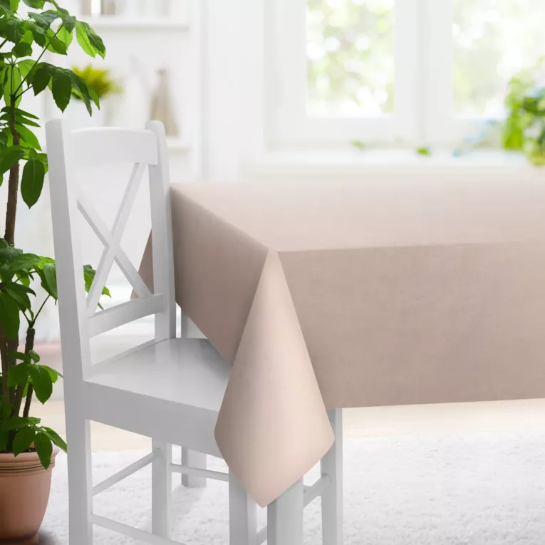 Obrus szyty ENYA jasnoróżowy z miękkiej półmatowej tkaniny welwetowej