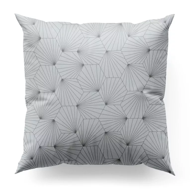 Poszewka na wymiar biało popielata z miękkiej tkaniny z nadrukiem w geometryczny wzór