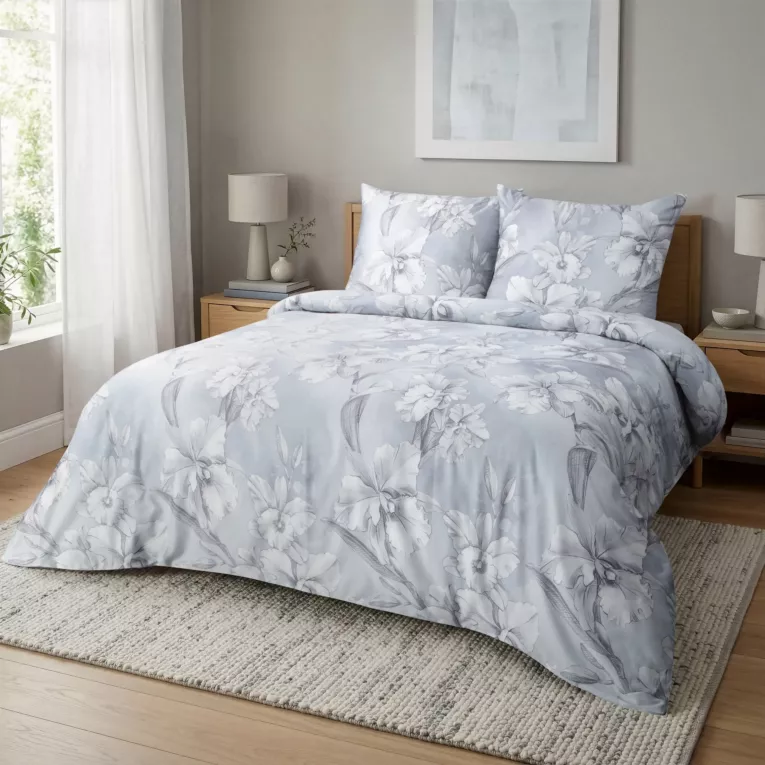 Pościel 220x200 cm komplet 3 częściowy z makosatyny bawełnianej kolor jasnoniebieski, biały z motywem kwiatów Eurofirany Premium