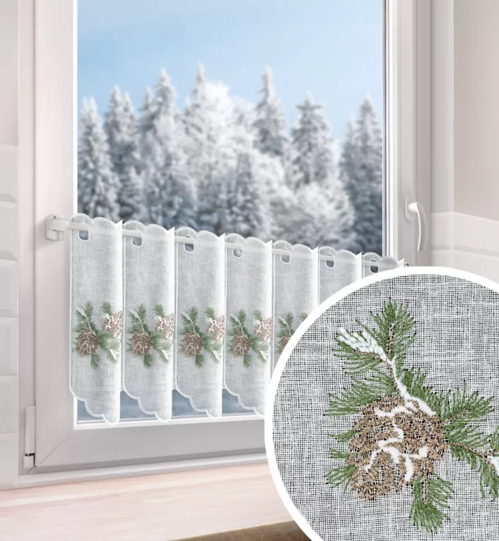 Tkanina firanowa zazdrostka z etaminy zdobiona świątecznym haftem z akcentem zimowym
