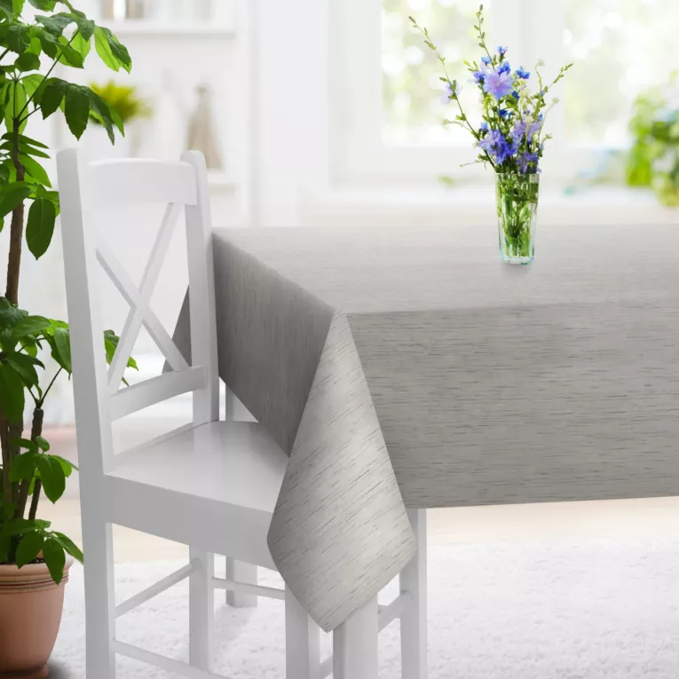 Obrus szyty stalowy z tkaniny welwetowej w pionowe prążki, wykończona obciążnikiem