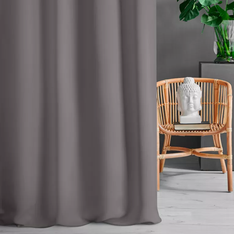 Zasłona szyta na taśmie 5 cm stalowa z gładkiej zaciemniającej tkaniny typu dimout