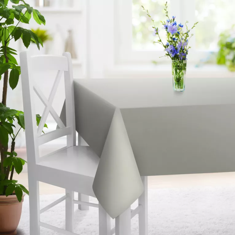 Obrus na wymiar szary z tkaniny welwetowej zaciemniającej w 100%