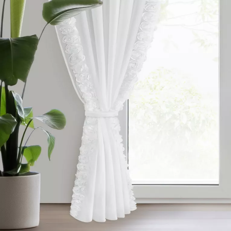Firana biała z szyfonu zdobiona na brzegach pasem 3D róż z troczkiem w zestawie 140x270 cm taśma - ROSES Eva Minge