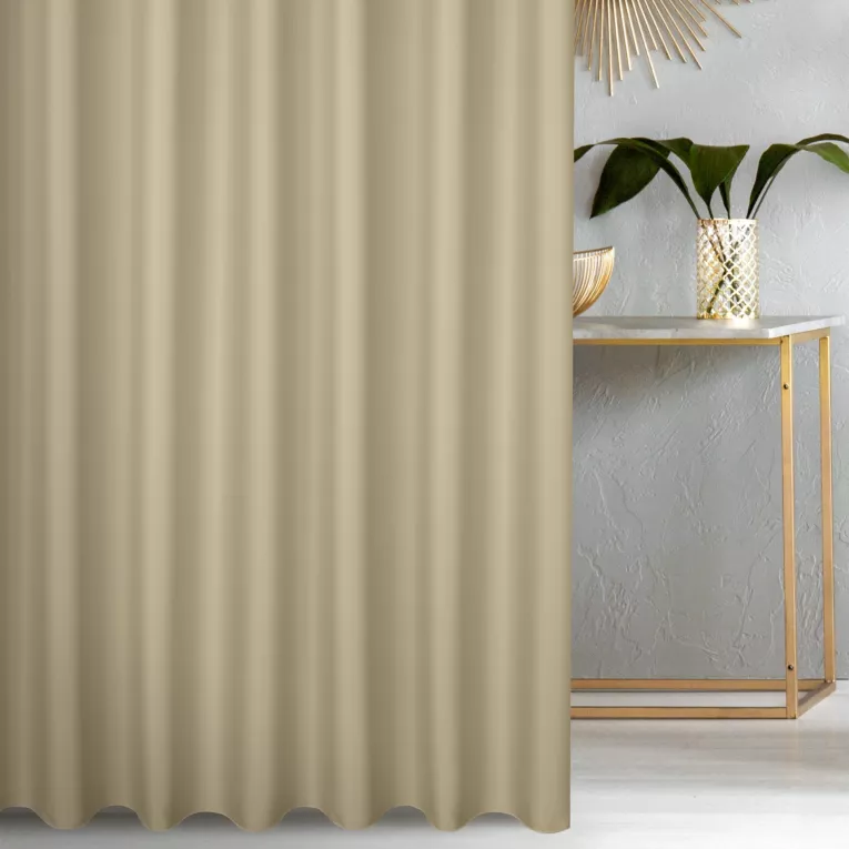 Zasłona szyta na taśmie 5 cm ciemnokremowa z gładkiej tkaniny zaciemniającej typu dimout wykończona obciążnikiem