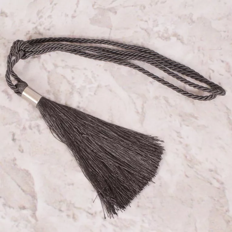 Dekoracyjny sznur do upięć z chwostem z metalową obrączką