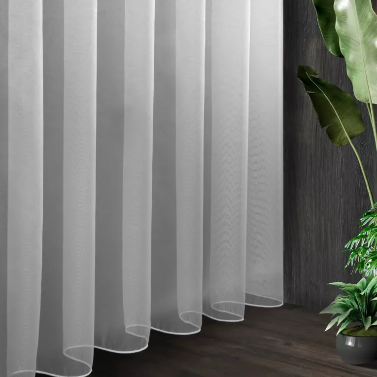 Tkanina firanowa transparentna matowa siateczka zakończona szwem obciążającym