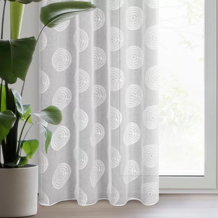 Firana biała z geometrycznym haftem 140x250 cm przelotka MILAGROS