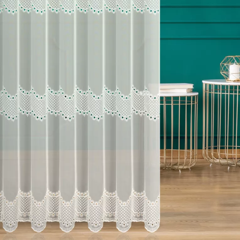 Firana szyta na taśmie 5 cm kremowa matowa tkanina Peru, zdobiona haftem ażurowym tworzącym trzy poziome pasy