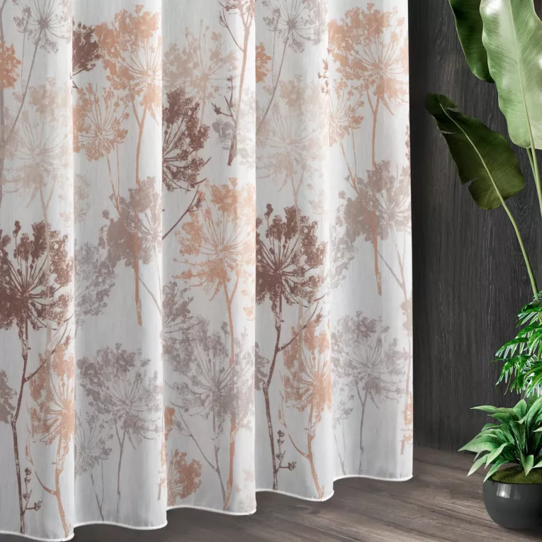 Tkanina firanowa matowy batyst, z malarskim kwiatowym nadrukiem, półtransparentny, wykończony obciążnikiem