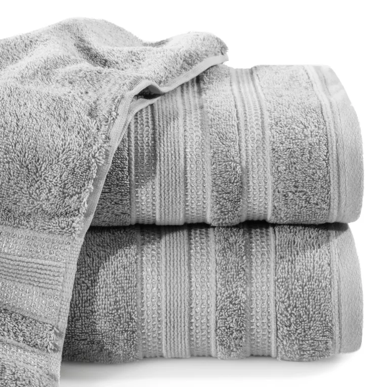 Ręcznik kąpielowy 50x90 cm bawełniany kolor stalowy z bordiurą w błyszczące paski 500 g/m2 JUDY