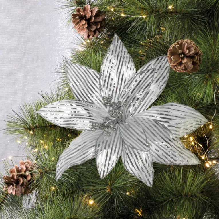 Świąteczny kwiat dekoracyjny z połyskliwej tkaniny w prążki