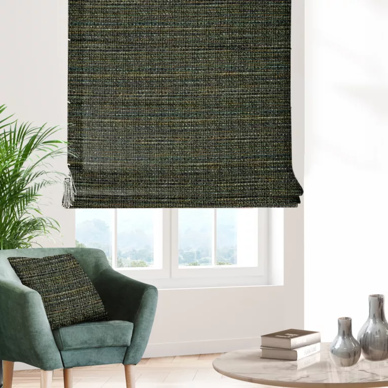 Roleta rzymska czarno turkusowa z tkaniny o grubym, naturalnym splocie z połyskiem