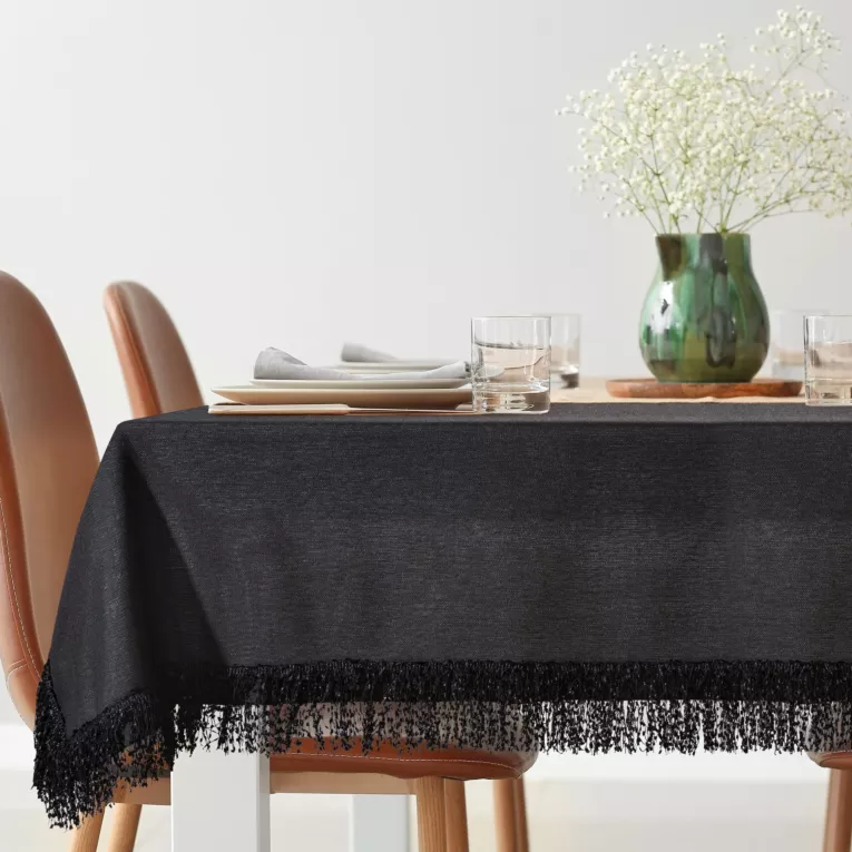 Obrus czarny 140x180 cm JASPER zdobiony puszystymi frędzlami EUROFIRANY PREMIUM