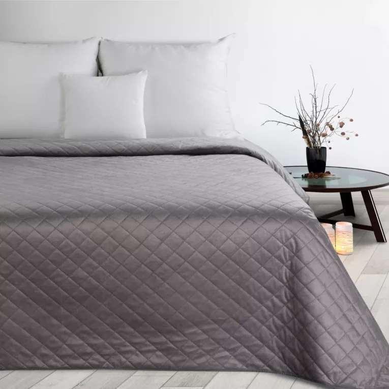 Narzuta welwetowa srebrna 220x240 cm pikowana metodą hot press w geometryczny wzór LUIZ 5 Design 91