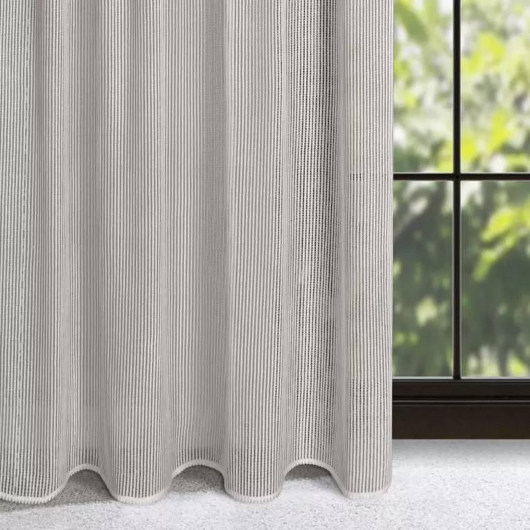 Zasłona beżowa o strukturze siateczki 135x270 cm taśma - REGINA