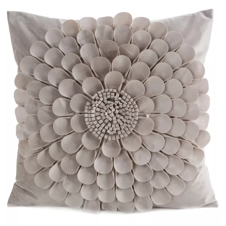 Poszewka na poduszkę 45 x 45 cm z welwetu kolor beżowy zdobiona trójwymiarowym motywem kwiatu FLORES 2