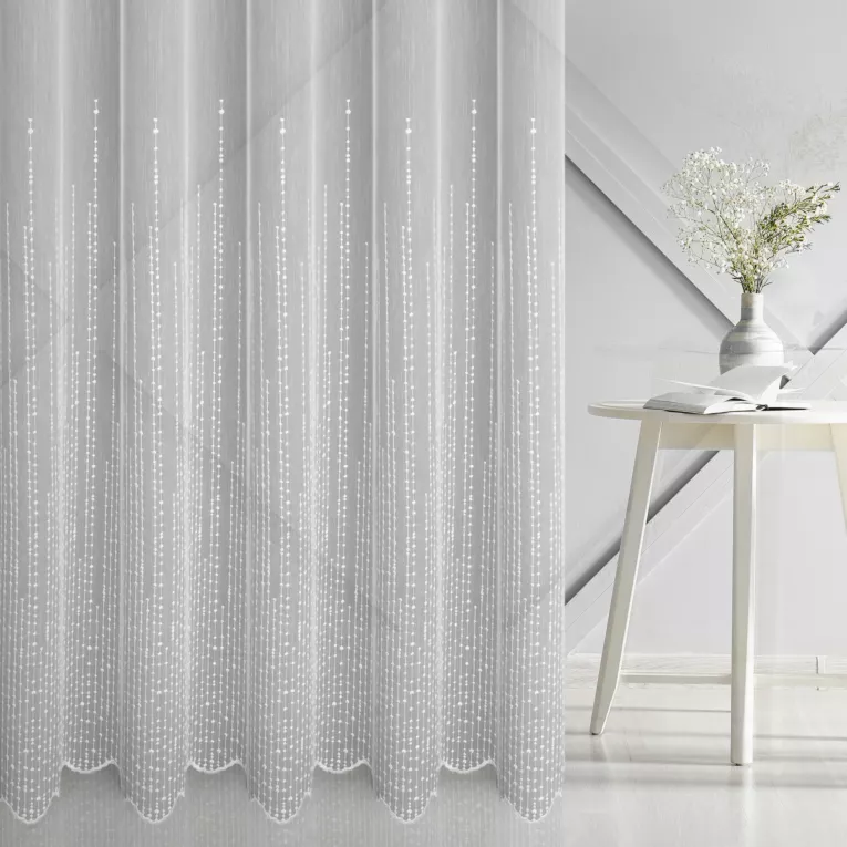 Firana szyta na taśmie 5 cm biała tkanina firanowa typu ADEN zdobiona dołem haftem w drobne kropki tworzące pionowe linie