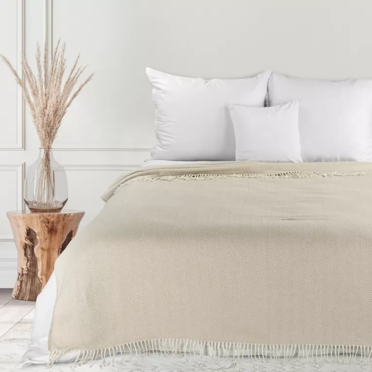 Koc bawełniano-akrylowy 180x220 cm beżowo, kremowy zdobiony geometrycznym wzorem PLED