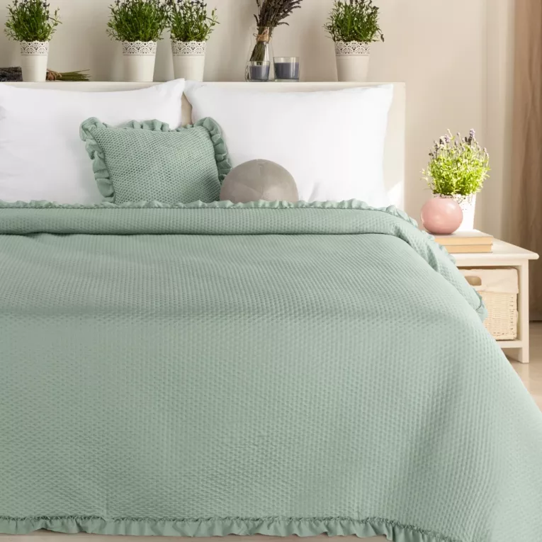 Narzuta szałwiowa pikowana metodą hot press z ozdobną falbanką 170x210 cm FALBANKA Design 91