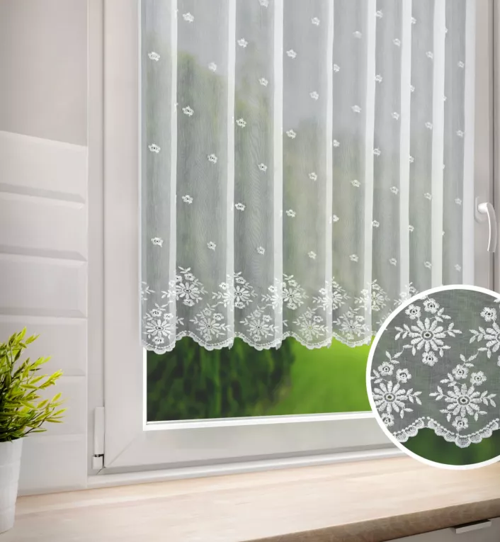 Tkanina firanowa zazdrostka z etaminy z haftem