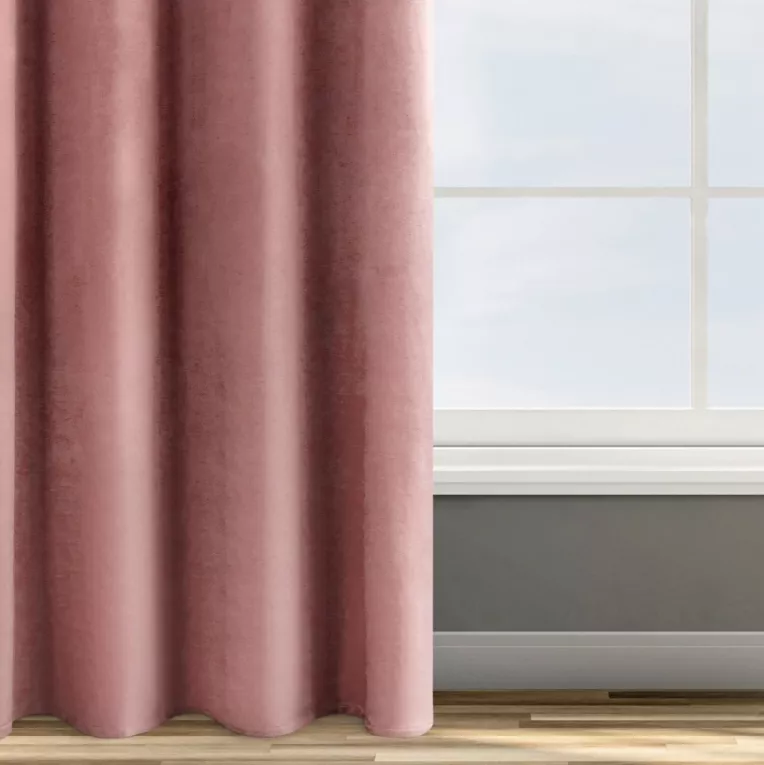 Zasłona ciemnoróżowa z tkaniny welwetowej 140x250 cm przelotka - ROSA - Design 91
