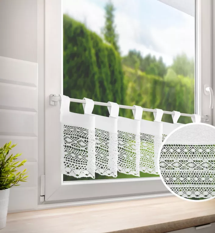 Zazdrostka biała z bawełny zdobiona ażurowym wzorem 150x350cm szelki MADDELINE