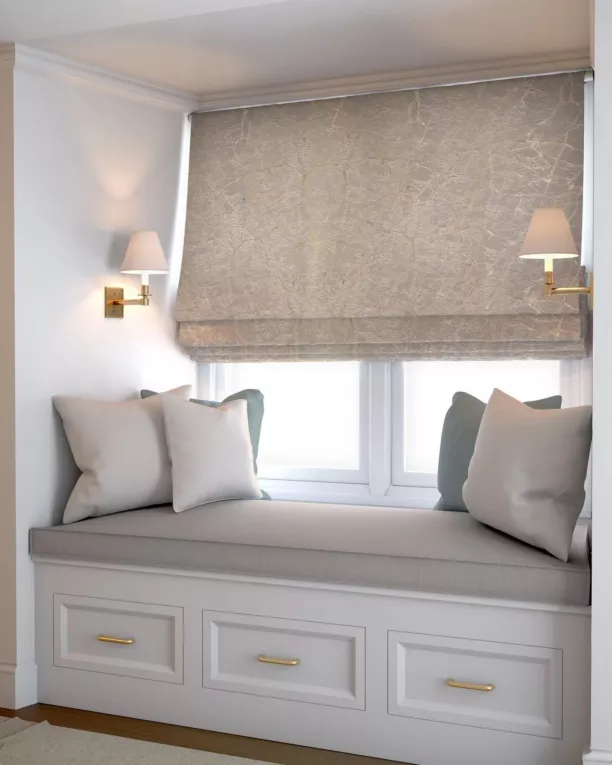 Roleta rzymska kremowo złota z tkaniny w elegancki nieregularny wzór z błyszczącą nicią i efektem 3D Italissima Eva Minge