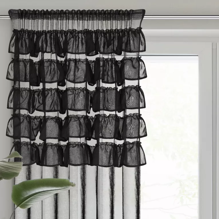 Firana czarna z etaminy zdobiona w górnej części falbanami 140x270 cm taśma AURA