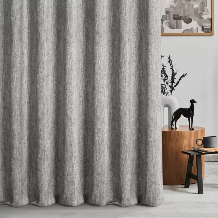 Zasłona szyta na taśmie 5 cm jasnoszara z tkaniny w stylu eko z efektem melanżu