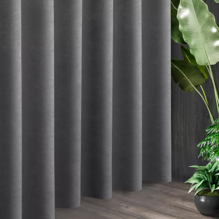 Tkanina zasłonowa o miękkiej, welurowej strukturze