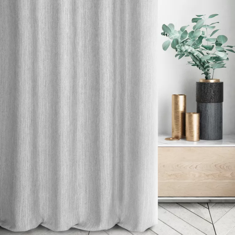 Zasłona szyta na taśmie 5 cm jasnoszaro popielata z tkaniny o wyraźnym splocie z efektem melanżu