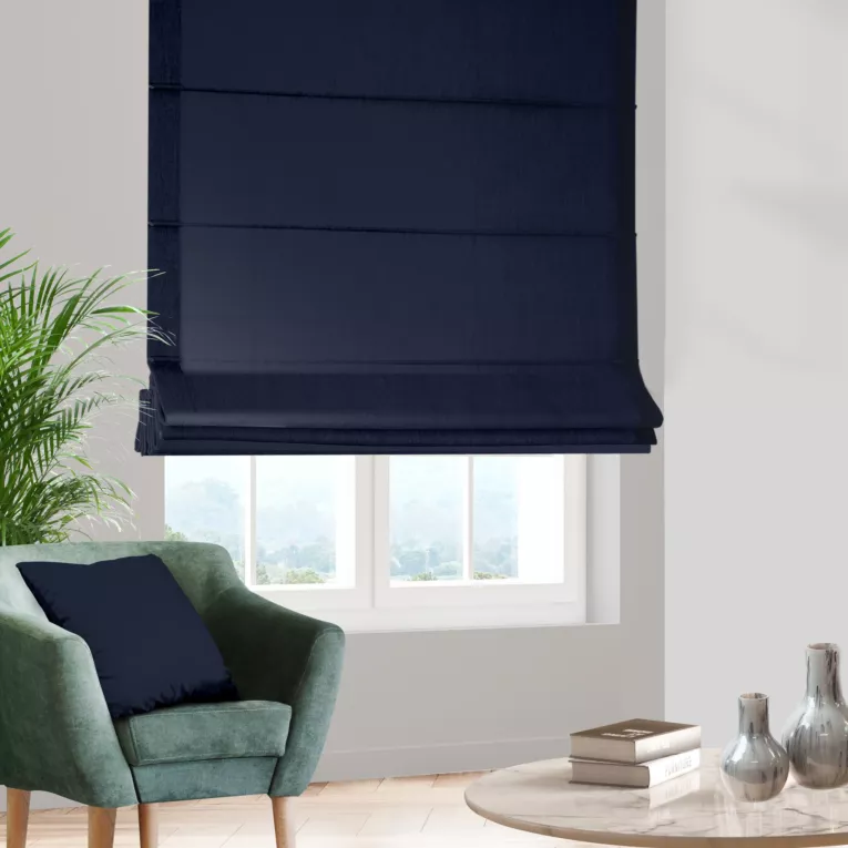 Roleta rzymska DORA - HIT granatowa z miękkiej tkaniny o welurowej strukturze