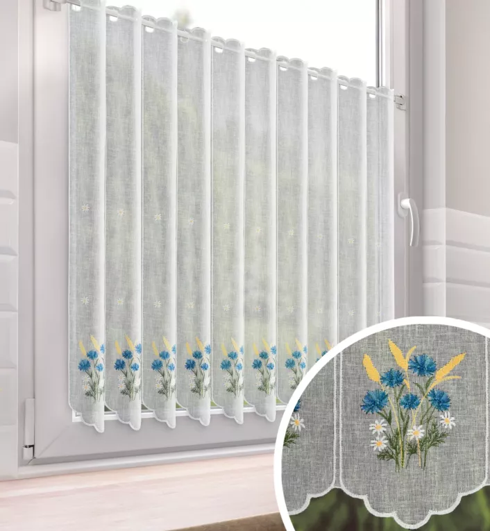 Tkanina firanowa zazdrostka zdobiona haftem polnych drobnych kwiatuszków