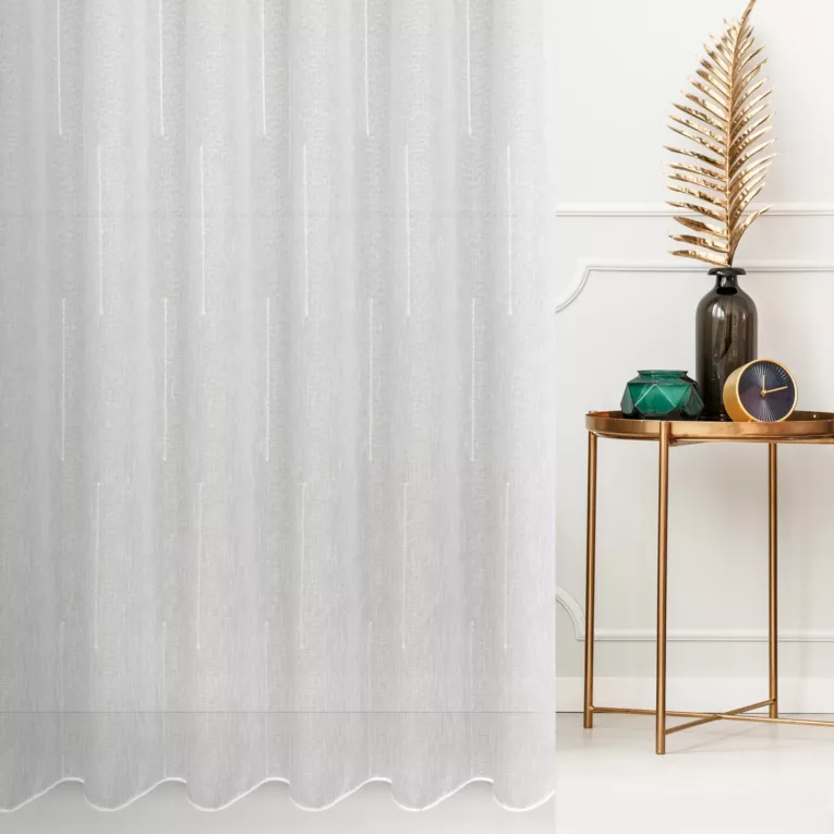Tkanina firanowa gładka, matowa, półprzezroczysta, z efektem deszczyku