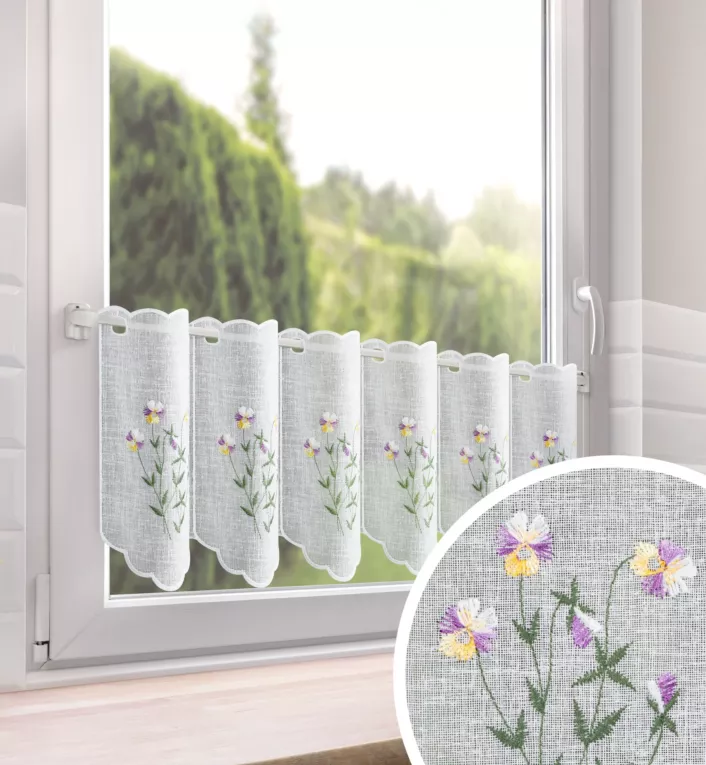 Tkanina firanowa zazdrostka zdobiona haftem bratków