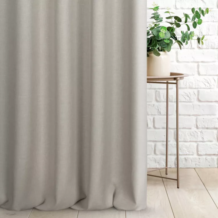 Zasłona szyta na taśmie 5 cm szarobeżowa z gładkiej, przyjemnej w dotyku tkaniny z efektem melanżu