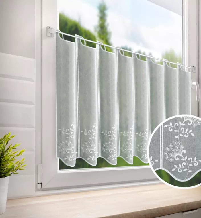 Tkanina firanowa zazdrostka z etaminy z haftem