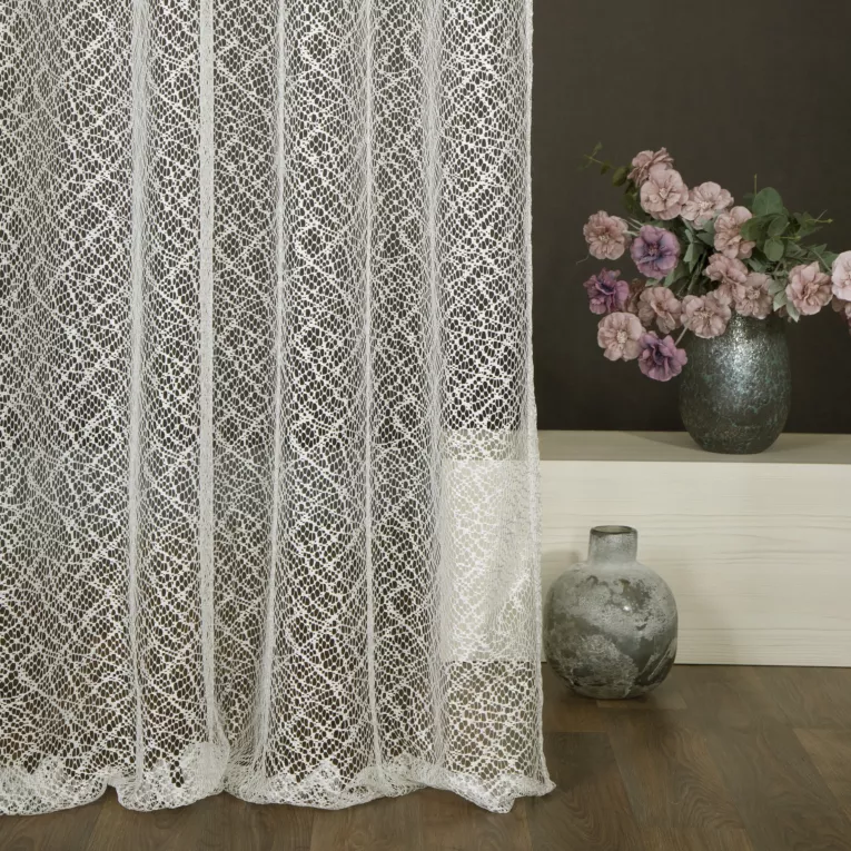 Firana kremowa o strukturze pajęczej sieci 140x250 cm przelotka AMANDA
