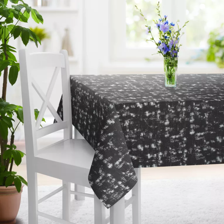 Obrus szyty grafitowo złocisty z tkaniny o naturalnym splocie, zdobiona błyszczcącym nadrukiem Italissima Eva Minge