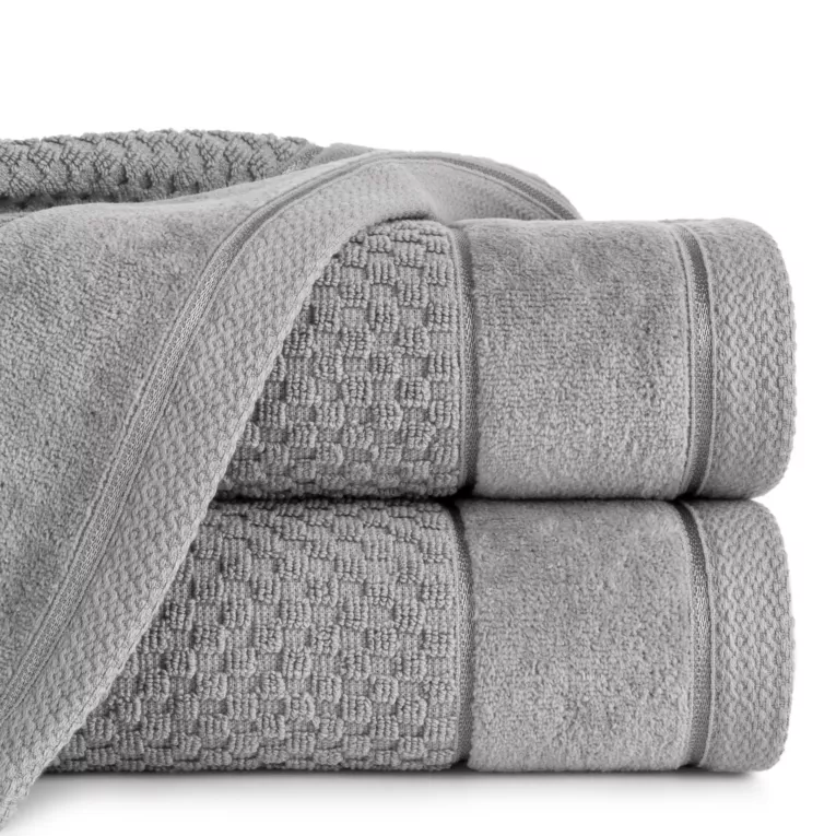 Ręcznik kąpielowy 50x90 cm bawełniany kolor srebrny o strukturze krateczki z szeroką welurową bordiurą 500 g/m2 FRIDA