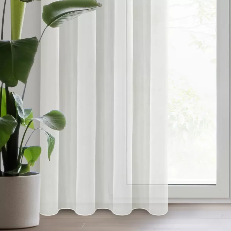 Firana kremowa z gładkiego mlecznego woalu wykończona szwem obciążającym VIOLET 500x280 cm taśma