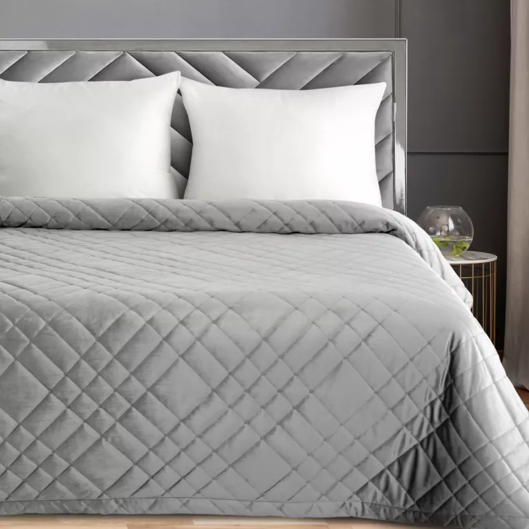 Narzuta welwetowa srebrny 220x240 cm z geometrycznym przeszyciem RIA 6