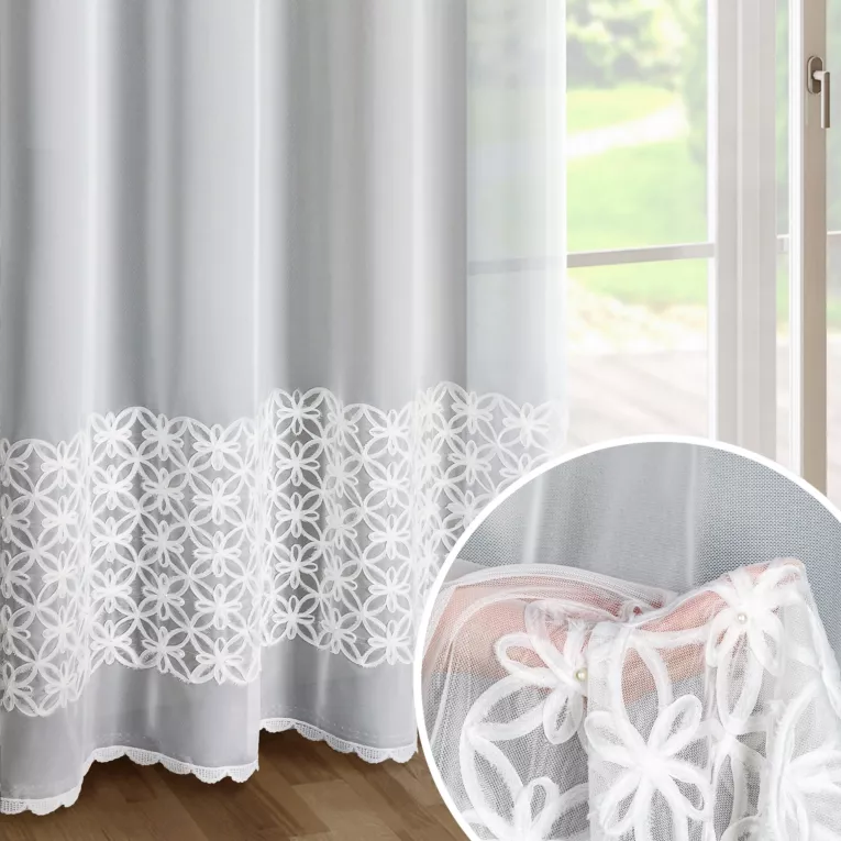 Dekoracja okienna biała z gładkiej tkaniny zdobiona pasem aplikacji w kwiaty 140x250 cm przelotka - LIWIA - EVA MINGE